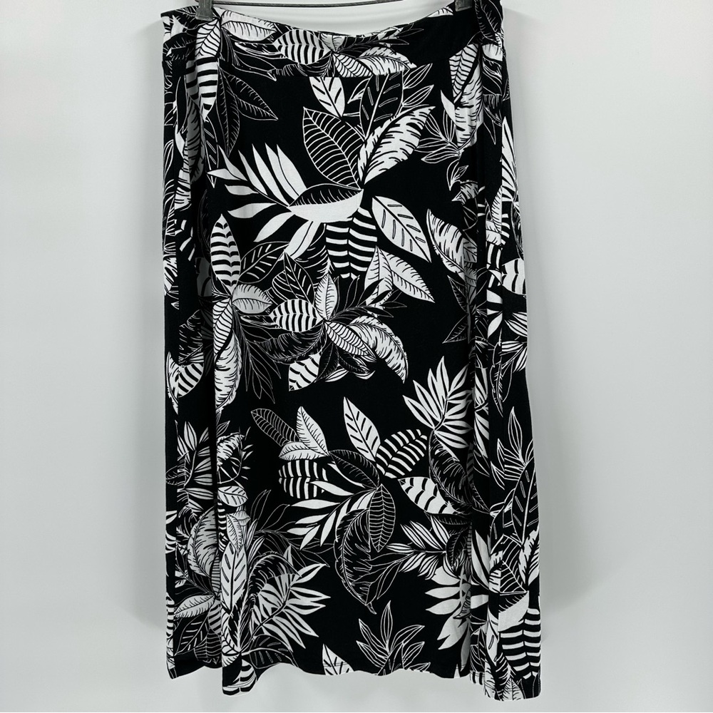 Talbots Petite XL Black White Leaf Flowy Pull On Full Length A-Line Mode…